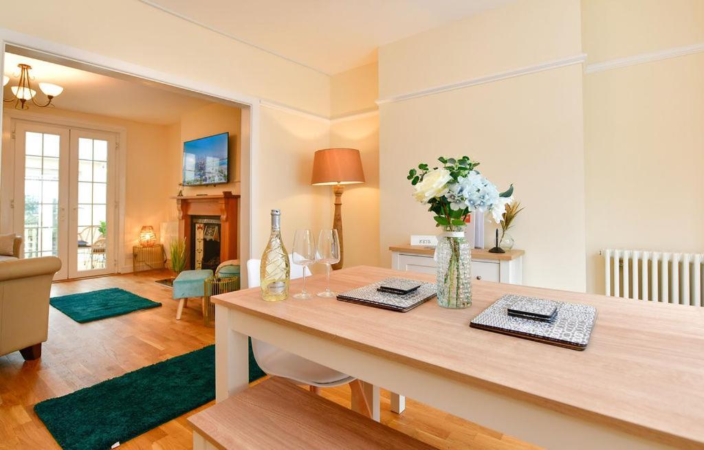 Just Stay Wales - Castle Square Cottage, Mumbles Exterior photo