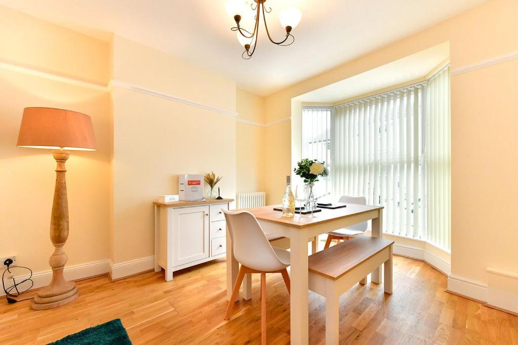 Just Stay Wales - Castle Square Cottage, Mumbles Exterior photo